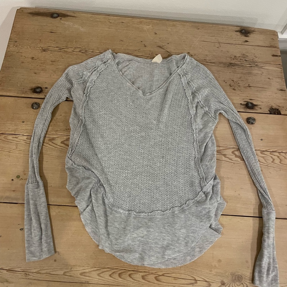 We The Free Light Gray Long Sleeve Top